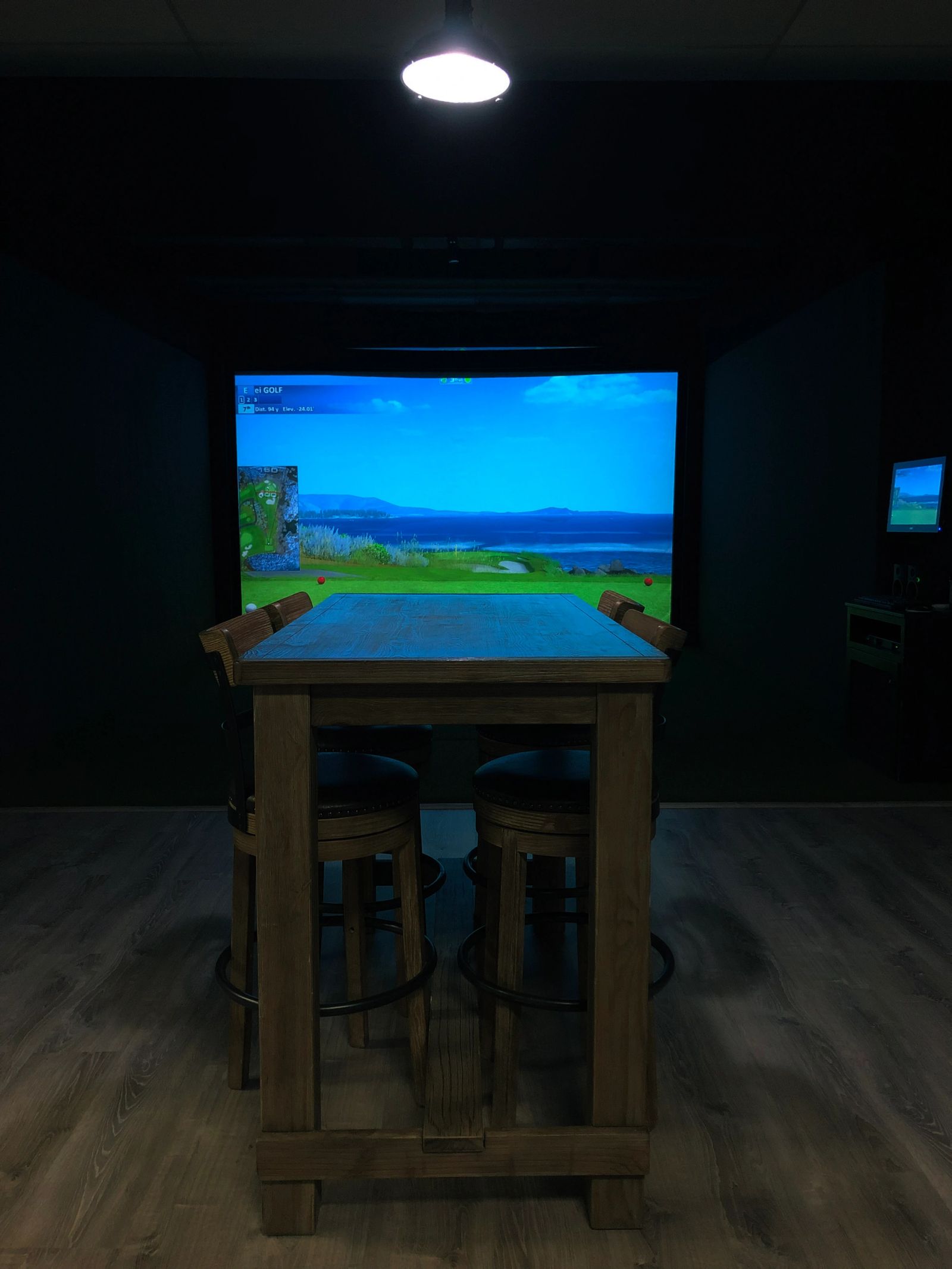 Simulator bay