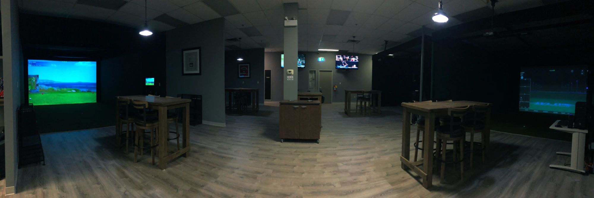 Inside Extreme Indoor Golf
